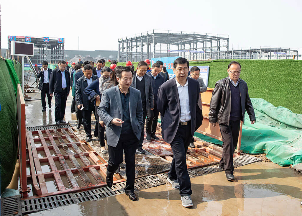 贾汪区领导现场观摩超力公司新厂建设